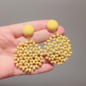 韩国圆形耳环2022新款甜美黄色木头长款耳坠手工串珠网红夸张仙女