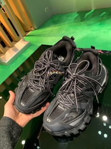 巴黎世家联名鞋