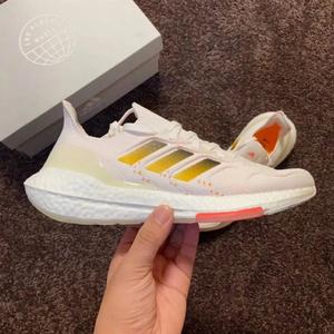 阿迪达斯ub女鞋