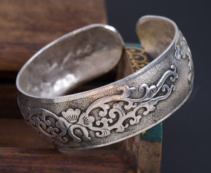 富贵花卷草纹民族风中式宽面藏银饰品苗银手镯镯子文艺复古宫廷女
