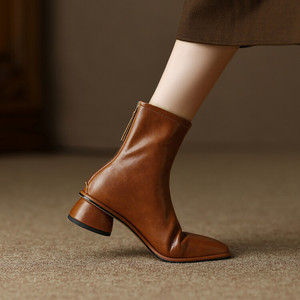 纯皮短靴女春秋单靴粗跟中跟方头秋天百搭杏色靴子真皮焦糖色矮靴