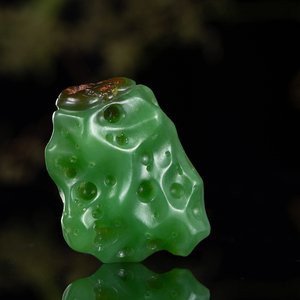 省级玉雕大师仝杰作品和田玉碧玉立体太湖石20克男女款玉石小挂件