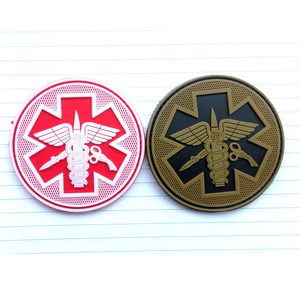 战地医疗兵臂章急救红十字救护组织徽章pvc橡胶魔术贴军迷背包贴
