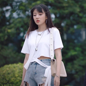 以家人之名唐灿何瑞贤同款不规则白色t恤女短袖上衣圆领时尚衣服