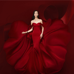 2019展会新款高端影楼主题服装外景旅拍婚纱摄影红色鱼尾拖尾礼服