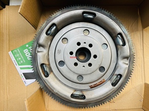 奥迪a6lc62.0tcvt无级变速双质量飞轮德国luk原车配套平稳传递