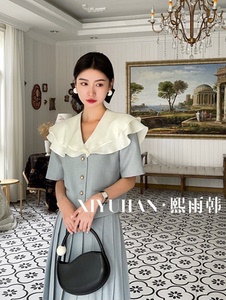 【熙雨韩】娃娃领排扣压褶小衫  y900