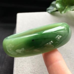 玉韵传说 精品和田玉老坑料碧玉白加绿手镯内径:60mm 带证书