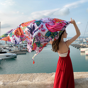 围巾女披肩两用百变海滩纱巾沙滩巾加大海边夏季防晒大花丝巾旅游