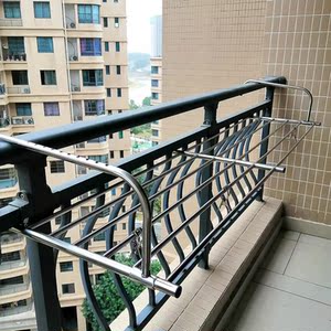 晾衣架阳台外可挂护栏杆活动横向凉台多功能不锈钢晒鞋架窗外窗口