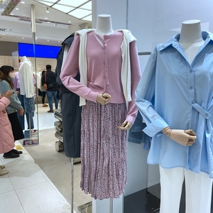 杜町2022早春新款韩版不规则领单排扣针织开衫长袖百搭时尚气质女