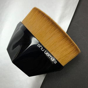 植村秀毛刷