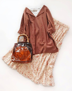 日系 v领设计大气折边泡泡袖口 棉麻衬衫