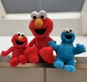 芝麻街红色艾摩公仔蓝色甜饼怪玩偶毛绒玩具娃娃生日礼物