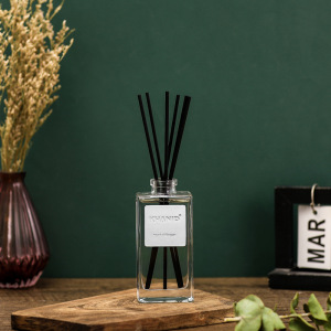 简约室内家用房间藤条精油香薰熏香香水净化空气柏林少女蓝风铃