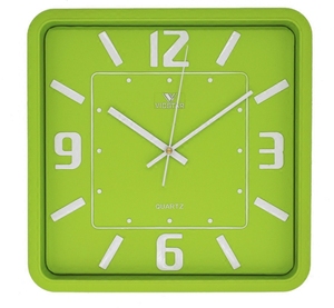 新品威时达酒店家用客厅红绿色立体字创意时尚正方形挂钟装饰钟表