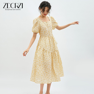 卓多姿2022夏季新款法式方领碎花连衣裙女复古泡泡袖镂空钉珠裙子