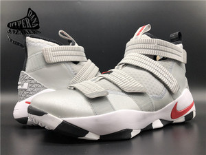 lebron sldier 战士 士兵 11 12 13 粉色 白黄 tb 银子弹 897646