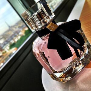 铁蹄下的欲望,背叛与死亡 (美)提拉·马奇奥(tilar mazzeo)  正版书籍