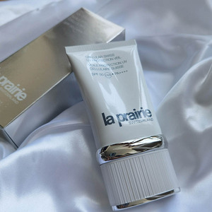 现货la prairie莱珀妮活细胞新生轻盈防晒隔离乳霜spf50防护养肤