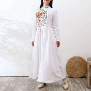 民族风绣花连衣裙秋冬