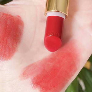 现货 古驰 gucci 口红19新款金管小碎花缎面唇膏500