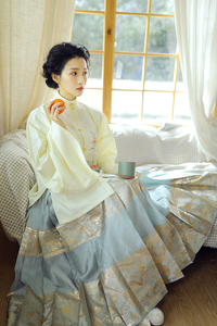 兰若庭 望水云鹤 织金马面裙 m码 轻微穿着痕迹 收到货不退