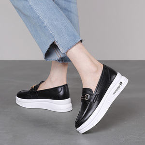 唯品会女鞋真皮平底