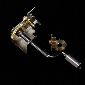 静音黄铜齿轮韵升30音手摇八音盒乐盒机芯塑料更换维修配件打孔器