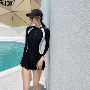 dk泳衣女新款长袖防晒遮肚显瘦游泳衣成人连体保守学生泡温泉泳装