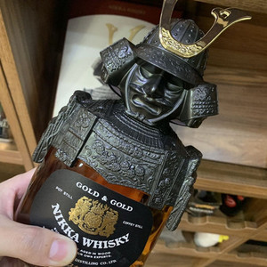 新版nikka日本洋酒余市武士限量珍藏版威士忌750ml黑武士酒礼盒装