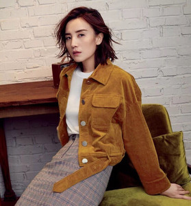 伊芙丽宋佳同款原宿长袖短款外套夹克机车小外套衣服是专柜买的上