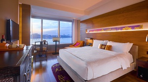 厦门海港英迪格酒店高级房 大床 鼓浪屿海景