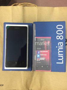 诺基亚 nokia lumia800 原装正品一套库存新机