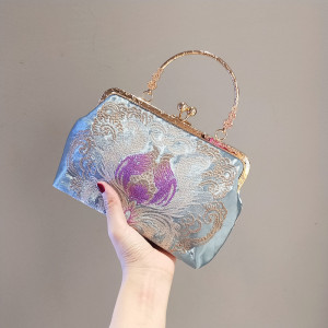 配旗袍的包宴会