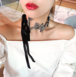 网红丝绒闪钻字母绑带式颈链 冷淡风锁骨项链女 饰品choker颈带