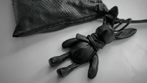 肖竹芋  羊皮手工兔子包挂包配饰  原版设计  黑兔子