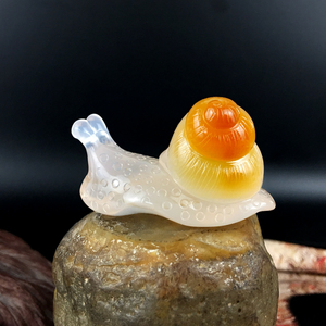 手把件精雕蜗牛安居乐业玛瑙玉石吊坠男天然玉髓随身把玩件男士