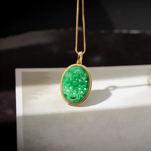 翡翠雕花吊坠18k金镶嵌项链锁骨坠糯种天然缅甸玉复古风鉴定证书