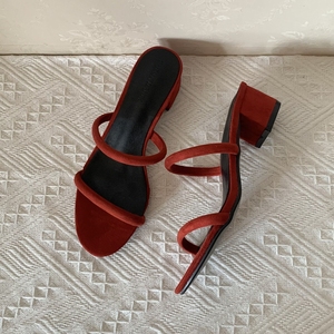 阿Q哥 新款夏季法式复古红色一字带凉鞋粗跟中跟细带凉拖鞋外穿女