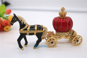 俄罗斯锡金属工艺品欧式黑色马儿红色南瓜马车2个装摆件家居摆设