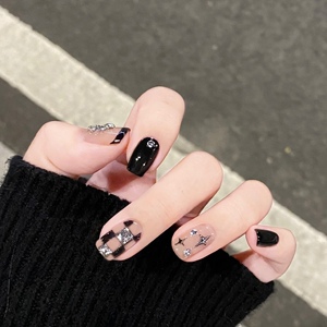 甜酷克罗心美甲小红书同款黑色棋盘格子短款手工穿戴甲假指甲甲片