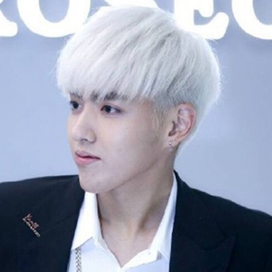 银白男款假发 个性帅气男士短发 动漫cos发型 蓬松 纯白色短直发