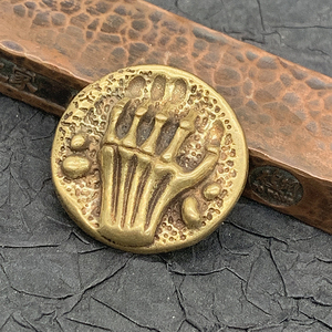 黄铜骷髅鬼手财布扣纯铜新款复古皮具个性装饰扣美咔服饰配件