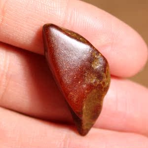 和田红玉籽料红沁