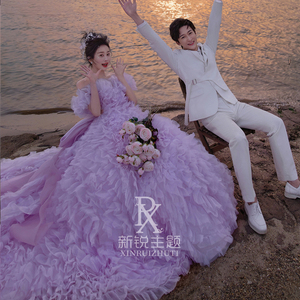 新款影楼主题服装外景海景拍照彩纱森系旅拍情侣写真紫色拖尾婚纱