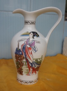 收藏酒瓶 古代越国美女郑旦彩图异形酒瓶高23厘米一斤装无盖 瓷好