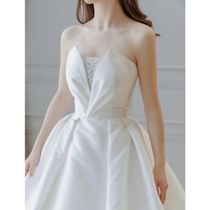 白色婚纱礼服简约抹胸