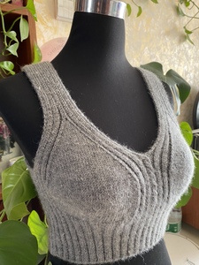 定制纯手工编织羊毛线针织衫胸罩v领背心吊带马甲饮肩