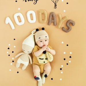 熊孩子100天衣服宝宝白色拍照男孩百天照出租国潮女孩拍摄服装